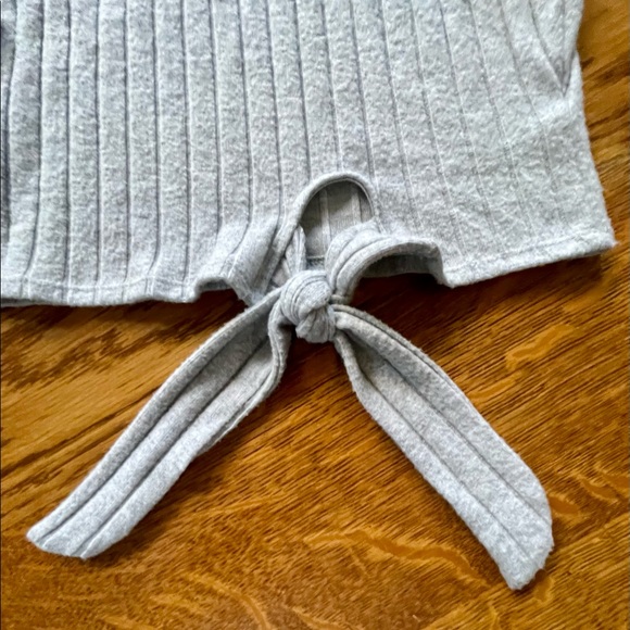 Lush Tie Top - Picture 4 of 9